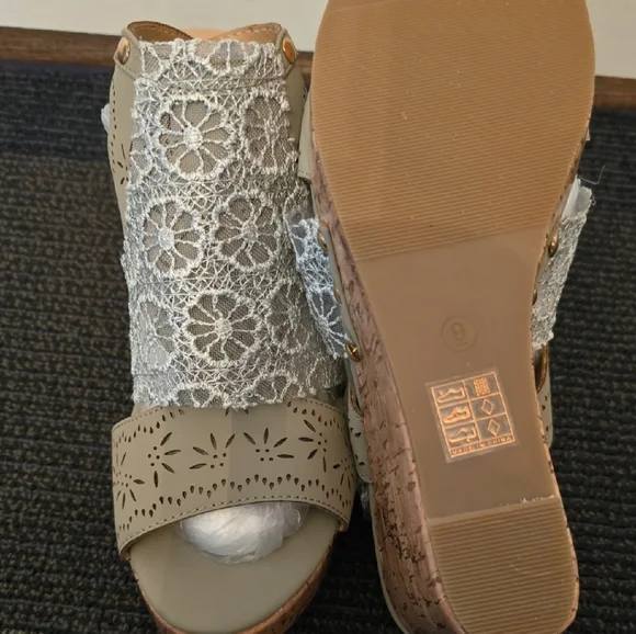 JUST FAB--Women's Gray Wedge Sandals - Picture 5 of 5